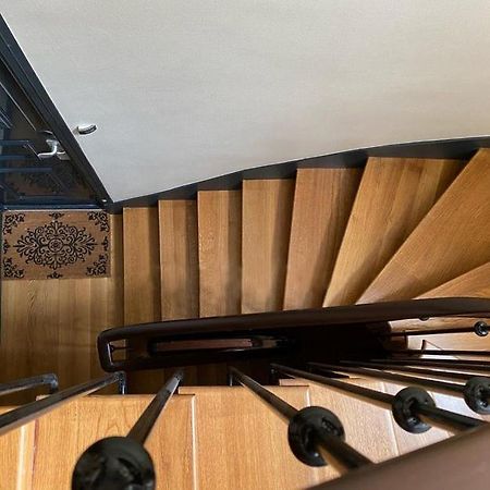 Appartement Coquet Sur Les Hauteurs De Montmartre Париж Екстериор снимка