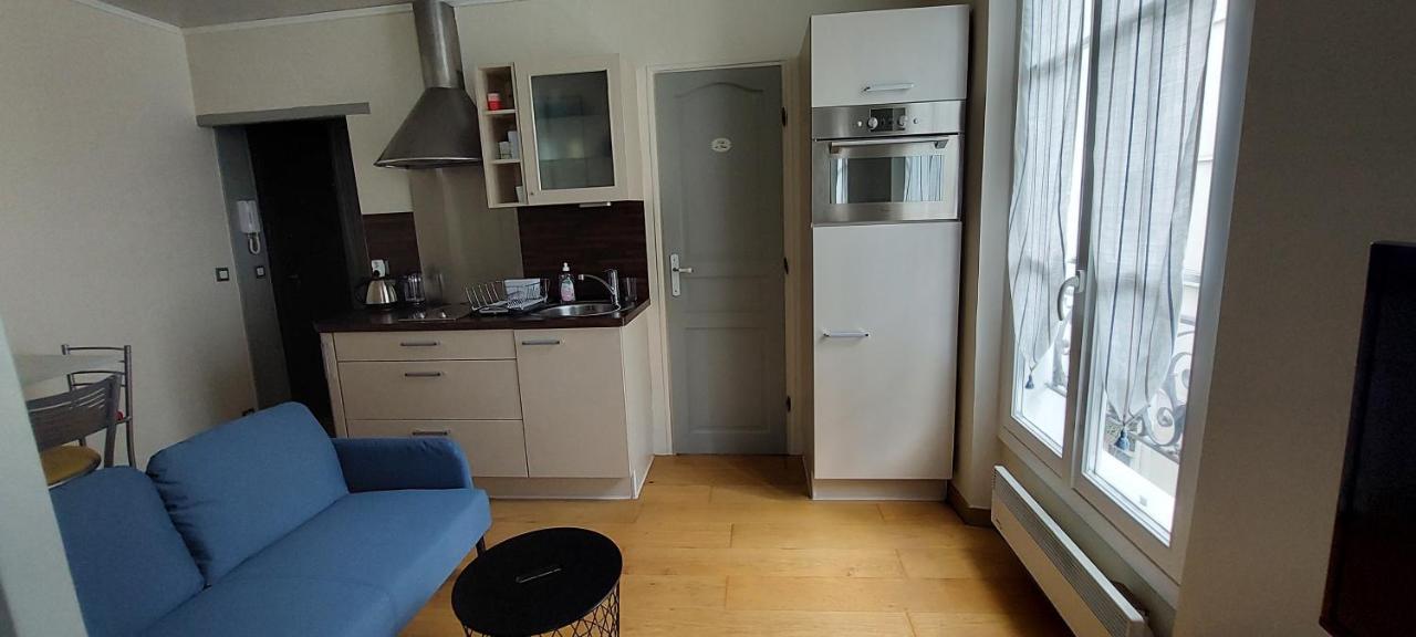 Appartement Coquet Sur Les Hauteurs De Montmartre Париж Екстериор снимка